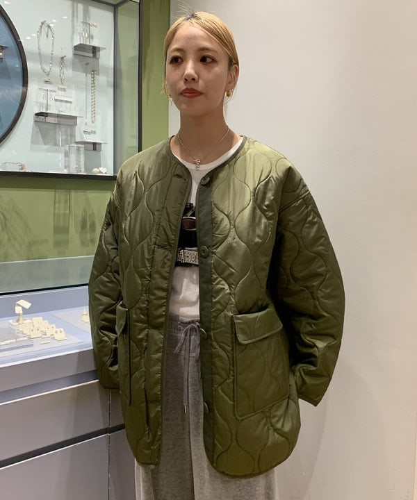 れいなさんの「BEAMS WOMEN｜キルティング ノーカラー ブルゾン」を使ったコーディネート