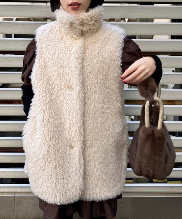 イナダさんの「BEAMS WOMEN｜NOMADIS / MOON FUR バッグ」を使ったコーディネート