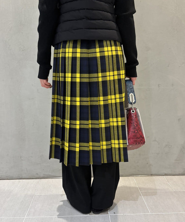 中平 あみさんの「BEAMS WOMEN｜TATRAS / GRIF ダウンジャケット」を使ったコーディネート