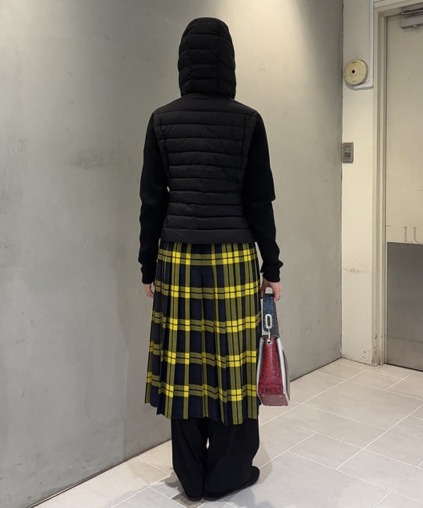 中平 あみさんの「BEAMS WOMEN｜TATRAS / GRIF ダウンジャケット」を使ったコーディネート