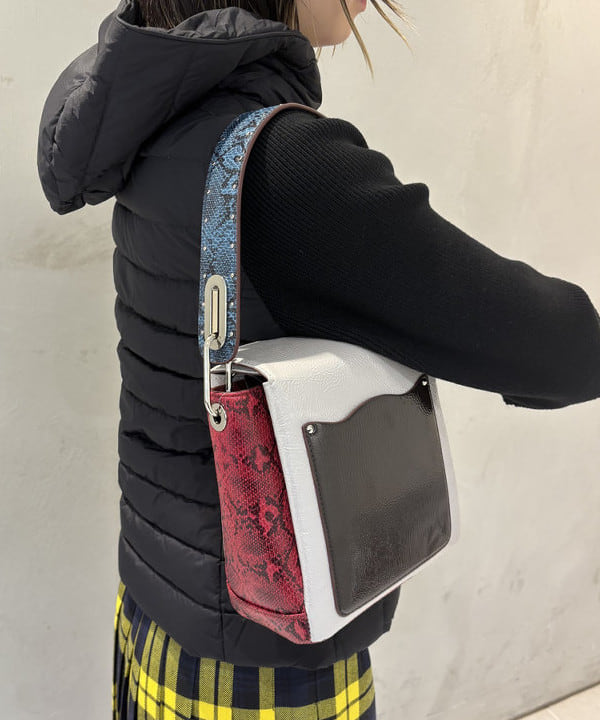 中平 あみさんの「BEAMS WOMEN｜TATRAS / GRIF ダウンジャケット」を使ったコーディネート