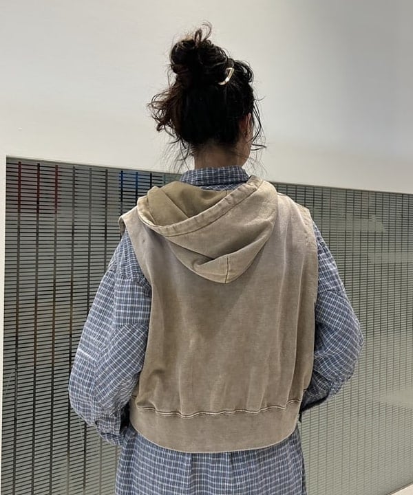 清水 彩乃さんの「BEAMS WOMEN｜ワーク チェック ワンピース」を使ったコーディネート