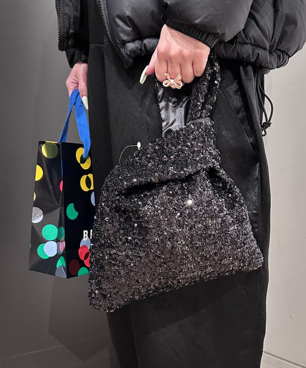 ando naoさんの「BEAMS WOMEN｜スパンコール バッグ」を使ったコーディネート