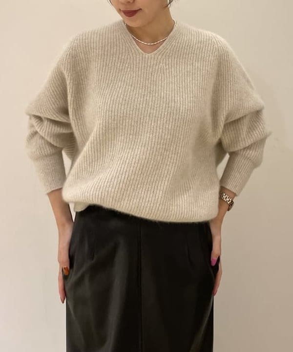 SAKAIさんの「BEAMS WOMEN｜フォックスウール ホールガーメント ニット」を使ったコーディネート