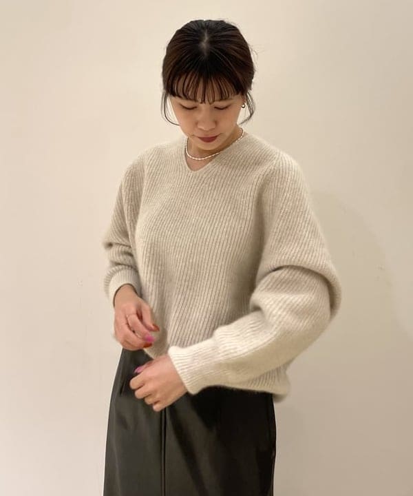 SAKAIさんの「BEAMS WOMEN｜フォックスウール ホールガーメント ニット」を使ったコーディネート