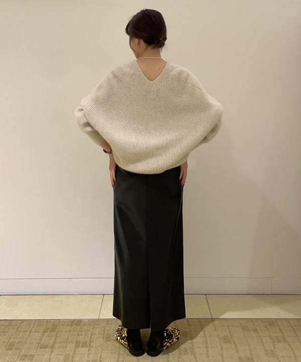 SAKAIさんの「BEAMS WOMEN｜フォックスウール ホールガーメント ニット」を使ったコーディネート