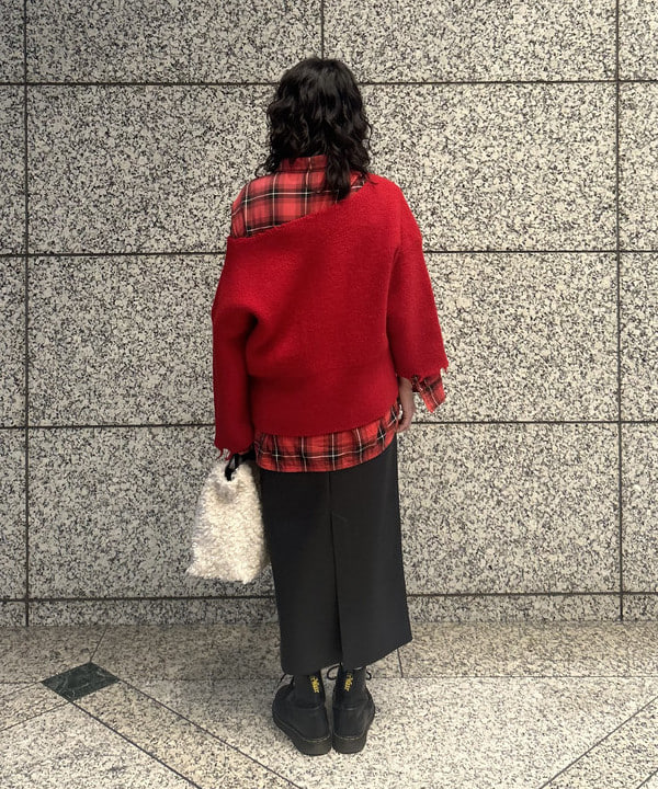 Sakiさんの「BEAMS WOMEN｜フェイクレザー セミタイトスカート」を使ったコーディネート