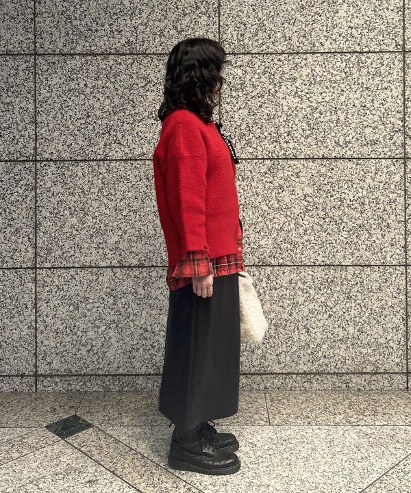 Sakiさんの「BEAMS WOMEN｜フェイクレザー セミタイトスカート」を使ったコーディネート