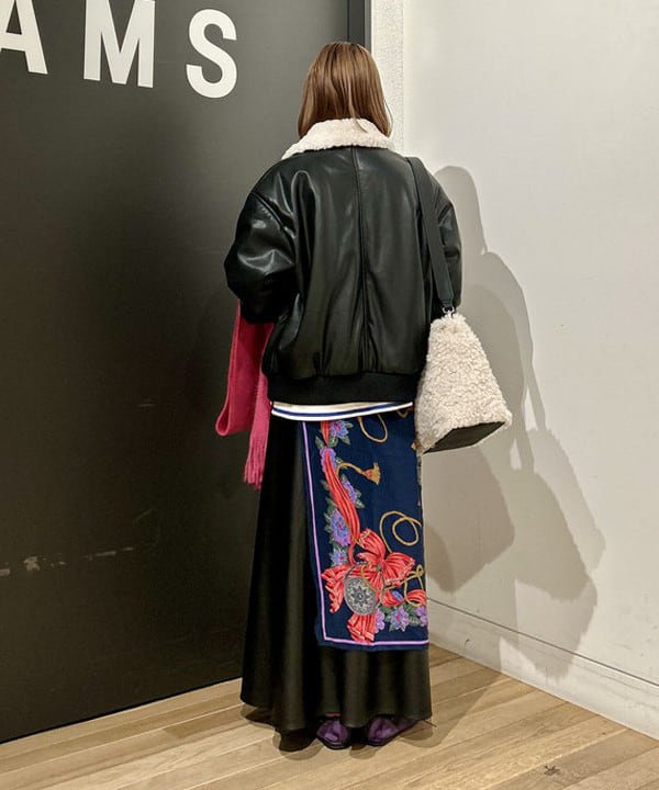 早川 萌子さんの「BEAMS WOMEN｜フェイクレザー ナカワタボマー ブルゾン」を使ったコーディネート