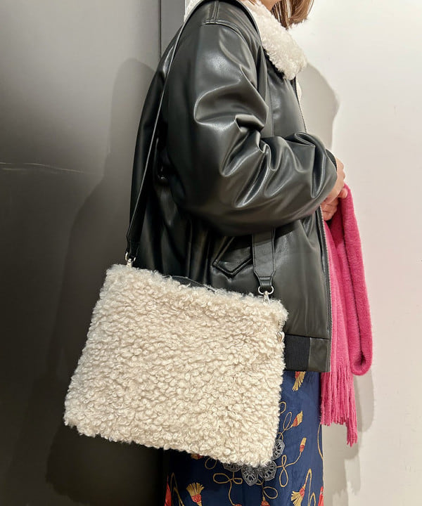 早川 萌子さんの「BEAMS WOMEN｜フェイクレザー ナカワタボマー ブルゾン」を使ったコーディネート