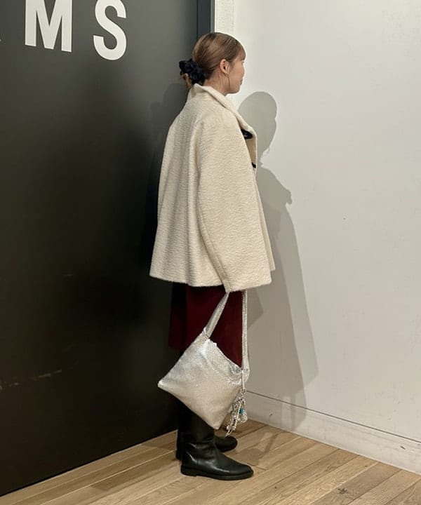早川 萌子さんの「BEAMS WOMEN｜シャギー トグルボタン ハーフ コート」を使ったコーディネート