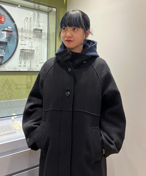 ゆいさんの「BEAMS WOMEN｜スタンドカラー シングル コート」を使ったコーディネート