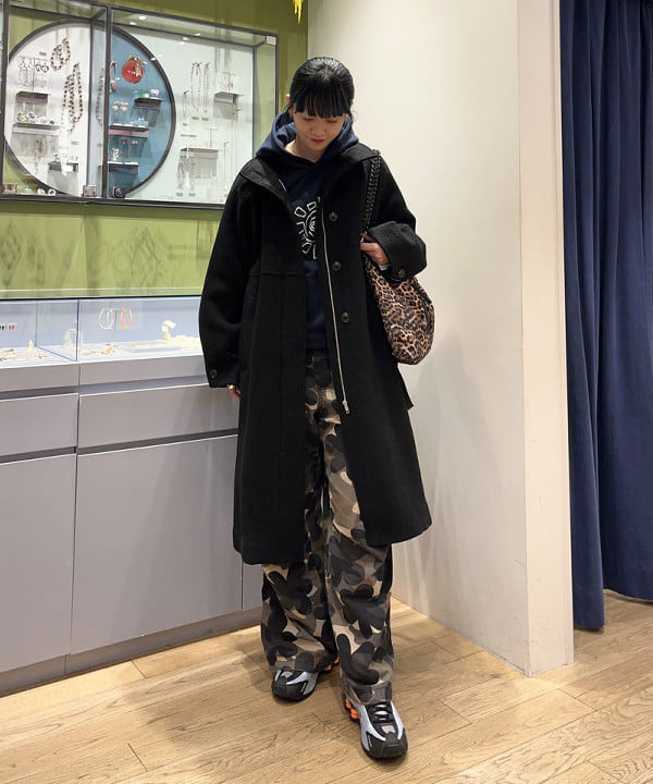 ゆいさんの「BEAMS WOMEN｜スタンドカラー シングル コート」を使ったコーディネート