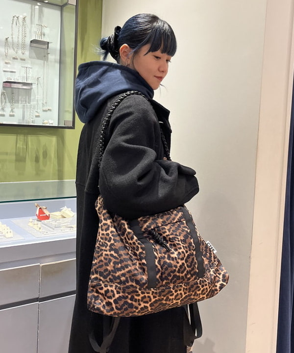 ゆいさんの「BEAMS WOMEN｜スタンドカラー シングル コート」を使ったコーディネート