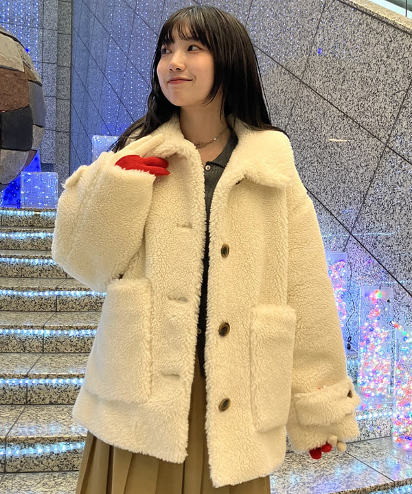 加歩さんの「BEAMS WOMEN｜ボア ビッグ ポケット ハーフ コート」を使ったコーディネート