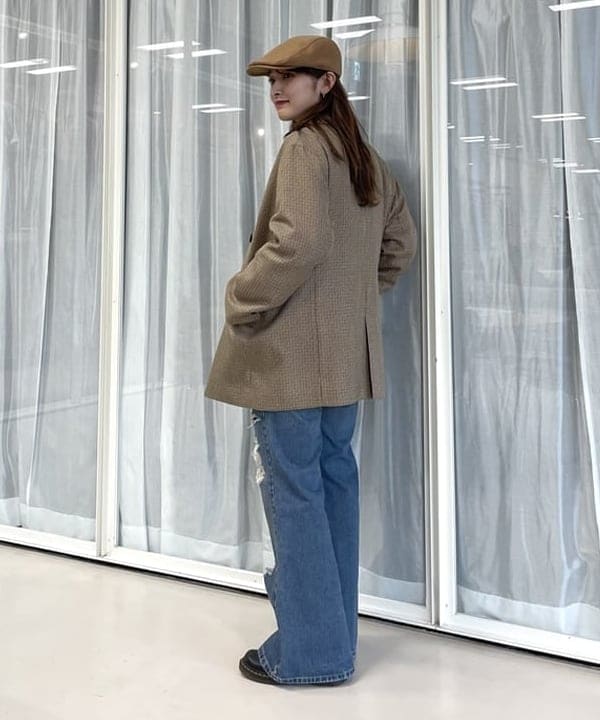 松本 佳菜子さんの「BEAMS WOMEN｜【別注】Lee / RIPPED JEANS」を使ったコーディネート