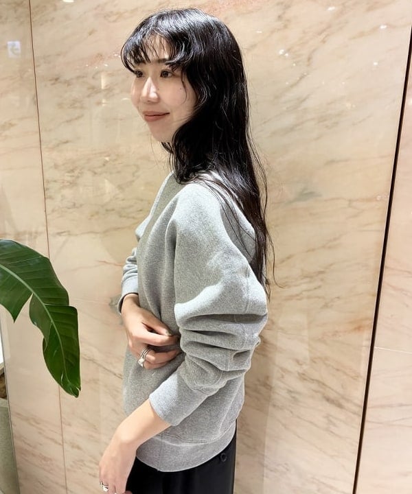 中丸　栞さんの「BEAMS WOMEN｜AK+1 / 吊り裏毛 スウェット」を使ったコーディネート