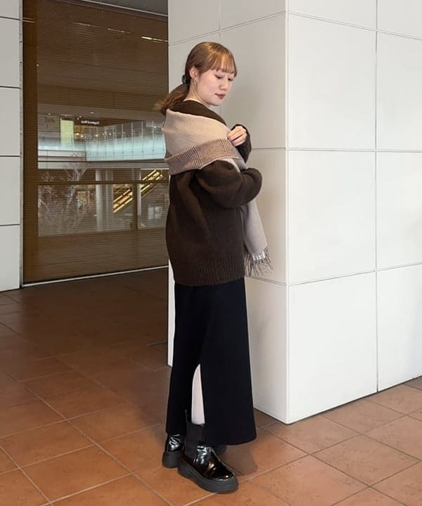 大浦 栞さんの「BEAMS WOMEN｜グレンチェック アルパカ リバーシブル ストール」を使ったコーディネート