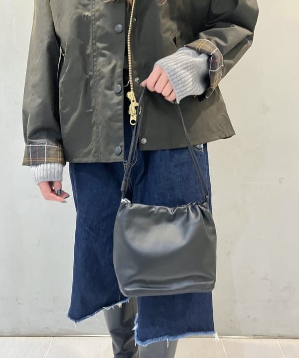 CHIHIROさんの「BEAMS WOMEN｜ソフトレザー 2WAY バッグ」を使ったコーディネート