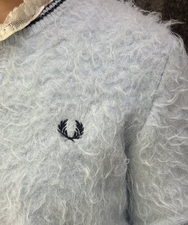 ナカノ アイさんの「BEAMS WOMEN｜【別注】FRED PERRY / Fluffy Crewneck Knit Cardigan」を使ったコーディネート