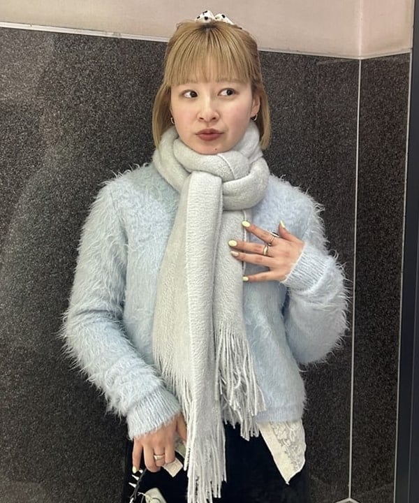 ナカノ アイさんの「BEAMS WOMEN｜【別注】FRED PERRY / Fluffy Crewneck Knit Cardigan」を使ったコーディネート