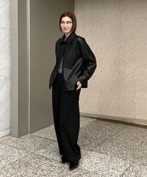 NATSUKIさんの「BEAMS WOMEN｜フェイクレザー シャツジャケット」を使ったコーディネート