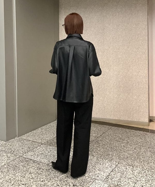 NATSUKIさんの「BEAMS WOMEN｜フェイクレザー シャツジャケット」を使ったコーディネート