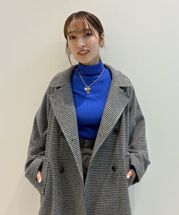 松本 佳菜子さんの「BEAMS WOMEN｜14ゲージ リブ タートル ネック ニット」を使ったコーディネート
