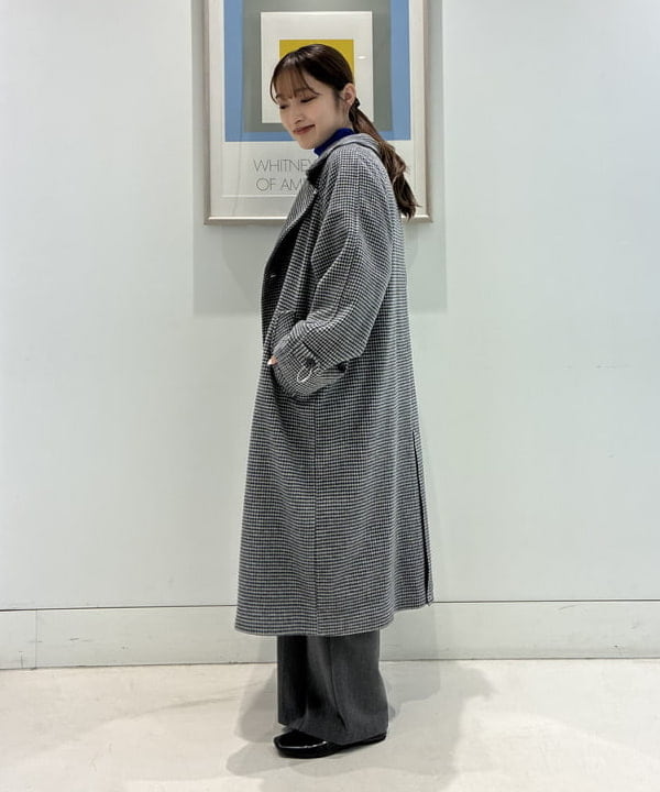 松本 佳菜子さんの「BEAMS WOMEN｜14ゲージ リブ タートル ネック ニット」を使ったコーディネート