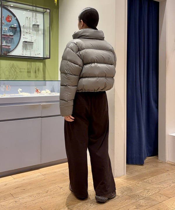 ちりこさんの「BEAMS WOMEN｜【別注】Marmot / ショート ダウンジャケット」を使ったコーディネート