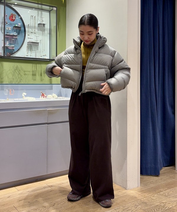 ちりこさんの「BEAMS WOMEN｜【別注】Marmot / ショート ダウンジャケット」を使ったコーディネート