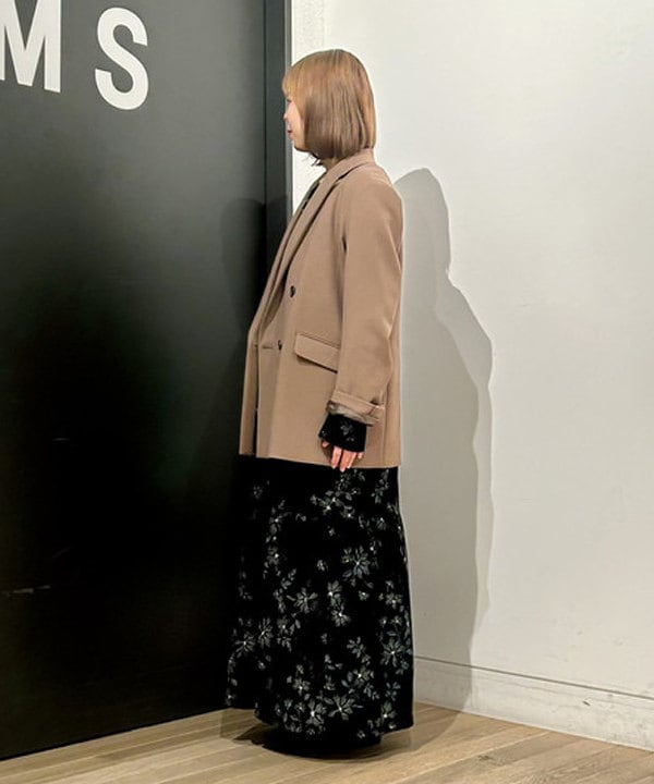 早川 萌子さんの「BEAMS WOMEN｜ダブルクロス ロング ジャケット」を使ったコーディネート