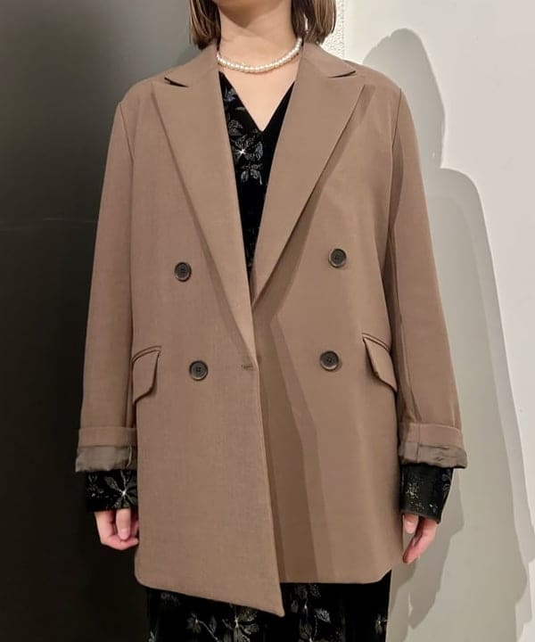 早川 萌子さんの「BEAMS WOMEN｜ダブルクロス ロング ジャケット」を使ったコーディネート