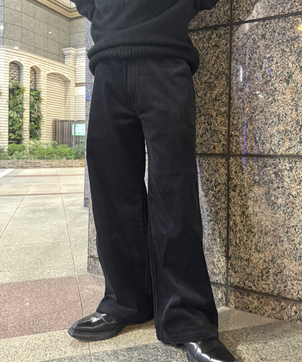 配島 孝明さんの「BEAMS WOMEN｜【別注】FRED PERRY / フラッフィ クルーネックニット」を使ったコーディネート