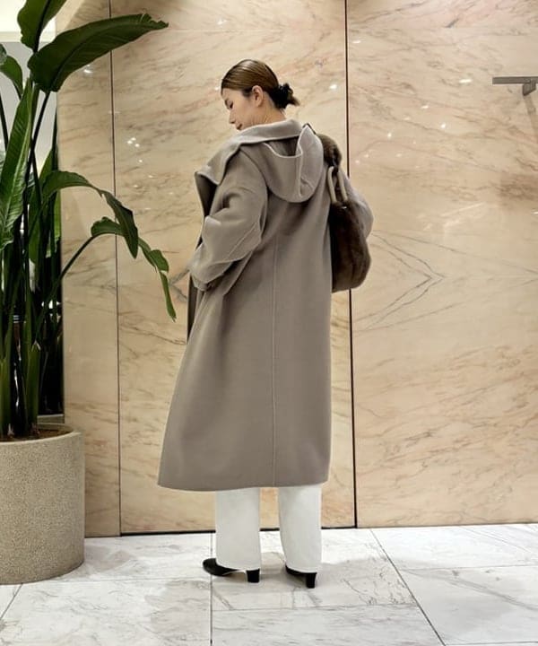 AONO SHIKAMAさんの「BEAMS WOMEN｜リバー フーディーコート」を使ったコーディネート