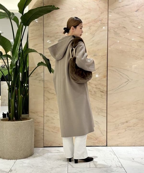 AONO SHIKAMAさんの「BEAMS WOMEN｜リバー フーディーコート」を使ったコーディネート