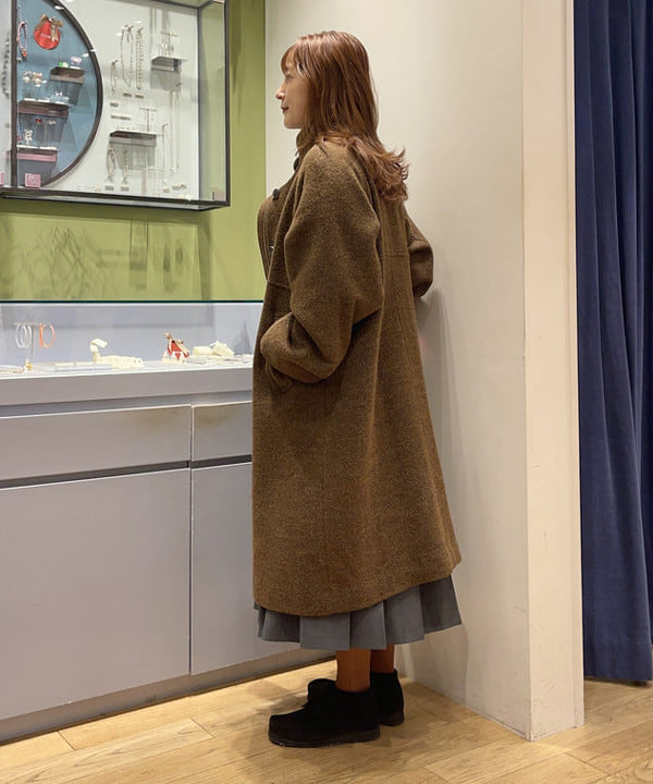 大木さんの「BEAMS WOMEN｜スタンドカラー シングル コート」を使ったコーディネート