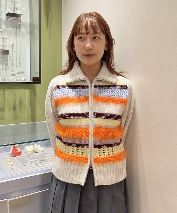 大木さんの「BEAMS WOMEN｜スタンドカラー シングル コート」を使ったコーディネート