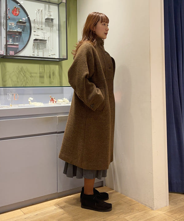 大木さんの「BEAMS WOMEN｜スタンドカラー シングル コート」を使ったコーディネート