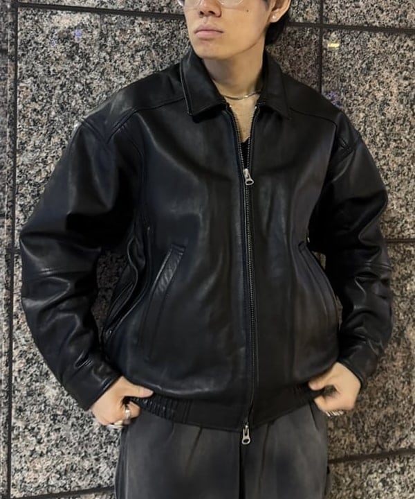 配島 孝明さんの「BEAMS WOMEN｜ワイドフィット 4ポケット レザー ブルゾン」を使ったコーディネート