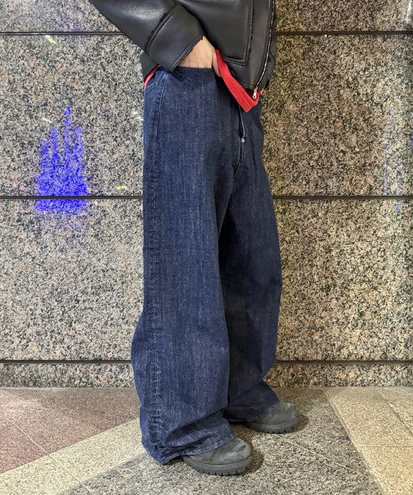 Ryohei Takataさんの「BEAMS WOMEN｜【別注】UNIVERSAL OVERALL / Synthetic leather Jacket」を使ったコーディネート