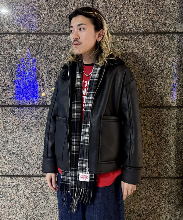 Ryohei Takataさんの「BEAMS WOMEN｜【別注】UNIVERSAL OVERALL / Synthetic leather Jacket」を使ったコーディネート