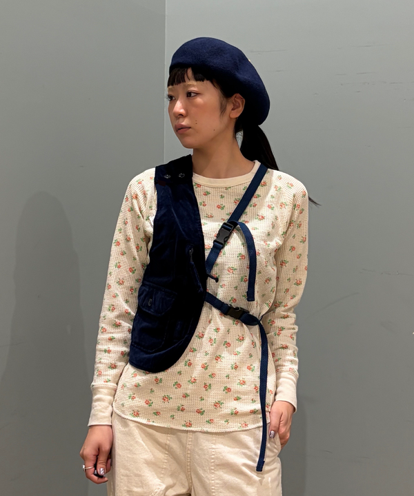 ばるたんさんの「BEAMS WOMEN｜【別注】ENGINEERED GARMENTS / ワンショルダー ベスト」を使ったコーディネート