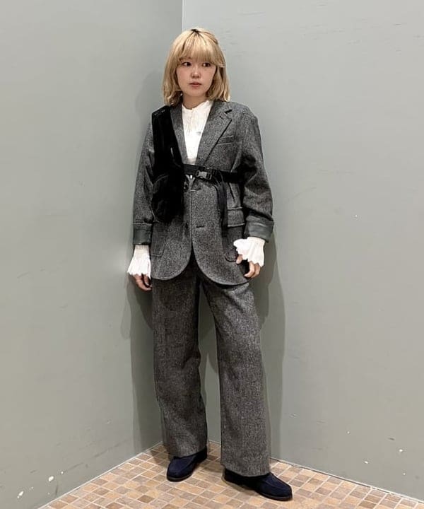 小原 もこさんの「BEAMS WOMEN｜ツイード スリーボタン ビッグジャケット」を使ったコーディネート