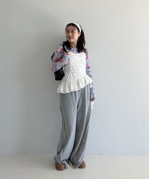 渡邊 舞さんの「BEAMS WOMEN｜【WEB限定】UGG(R) / Classic Micro」を使ったコーディネート