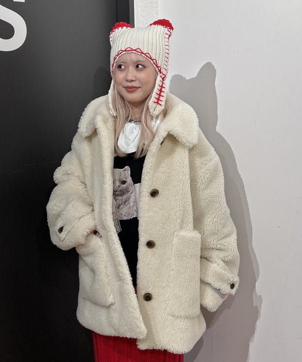 ando naoさんの「BEAMS WOMEN｜ボア ビッグ ポケット ハーフ コート」を使ったコーディネート