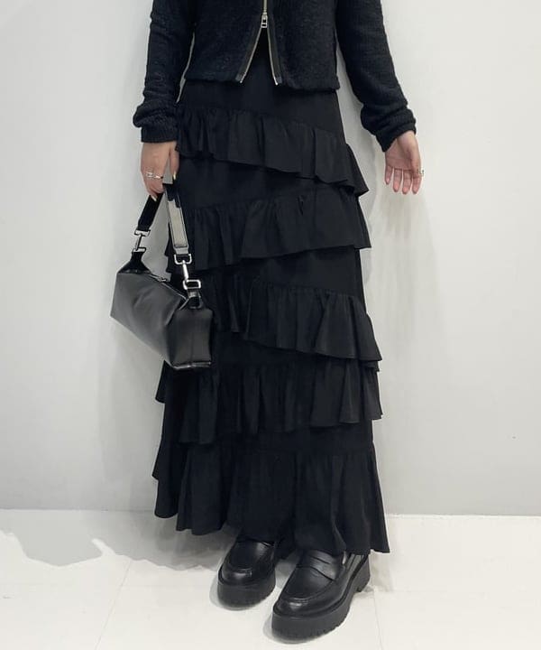 松本 佳菜子さんの「BEAMS WOMEN｜シャギー ジップ カーディガン」を使ったコーディネート