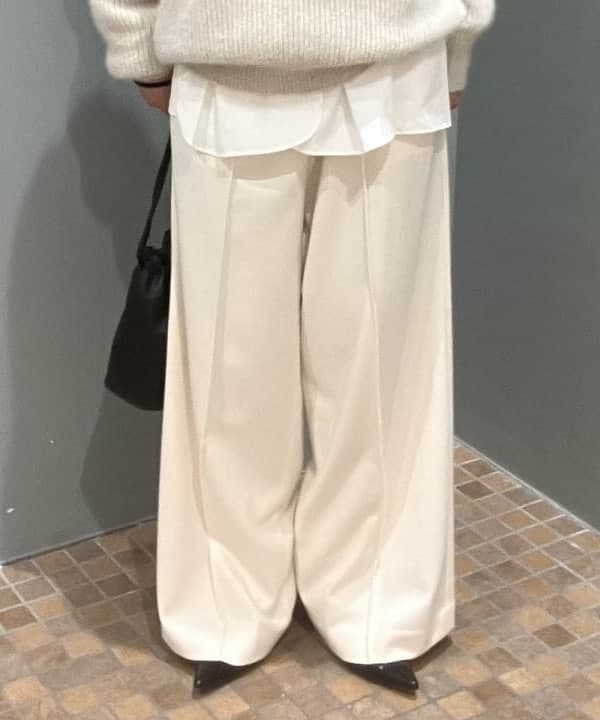 大槻 まひろさんの「BEAMS WOMEN｜TICCA / ノーカラー ビブヨーク シャツ」を使ったコーディネート