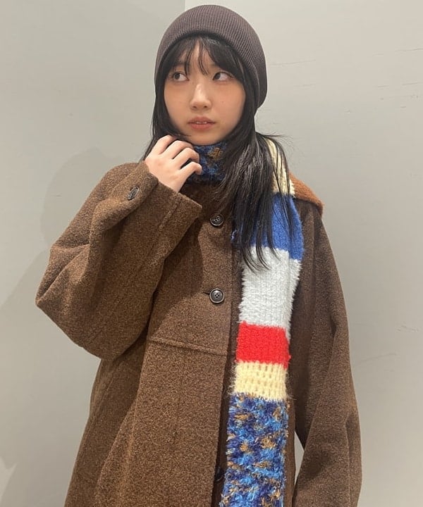 加歩さんの「BEAMS WOMEN｜スタンドカラー シングル コート」を使ったコーディネート