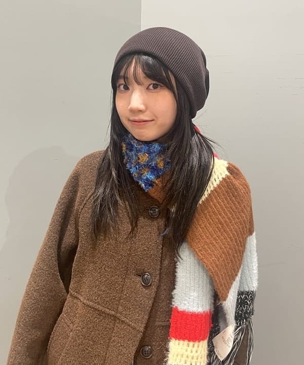 加歩さんの「BEAMS WOMEN｜スタンドカラー シングル コート」を使ったコーディネート